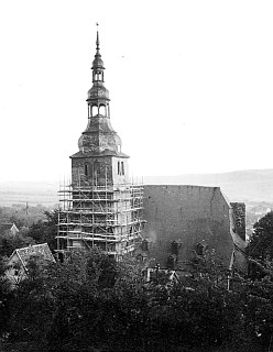 Die Oberkirche nach Einrüstung des Turmes um 1936